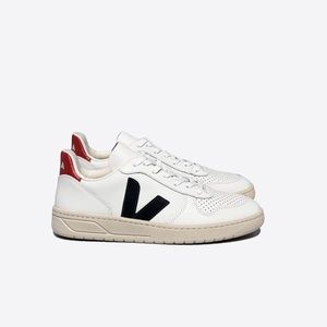 Veja V-10 Leather Sneakers (Women’s Size 38/7 US)